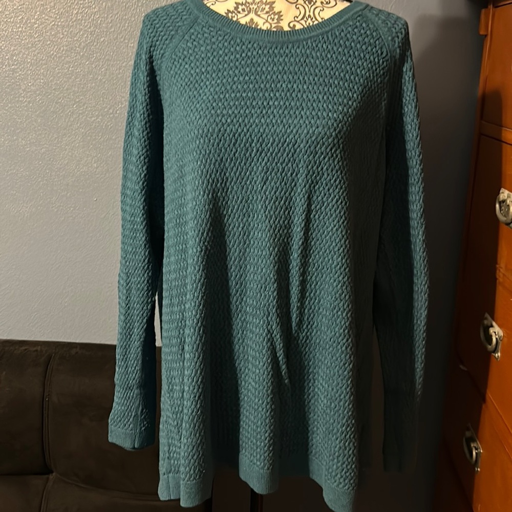 Winter is coming! Dark turquoise sweater in great condition